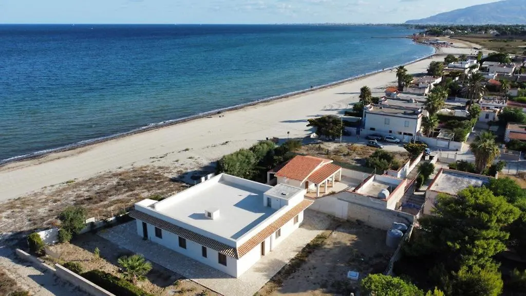Casa Baciata Dal Mare Villa Marsala 0*,